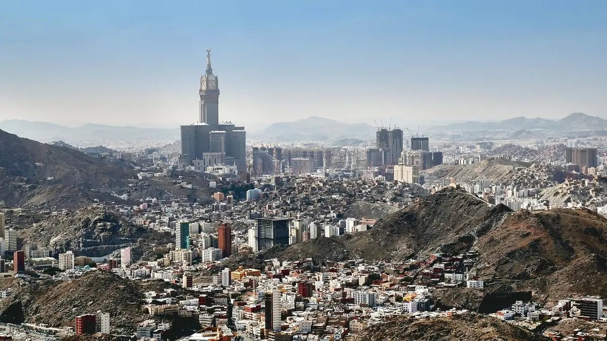 "بلومبيرغ": السعودية تفتح عقارات مكة أمام الأجانب في رهان اقتصادي جديد