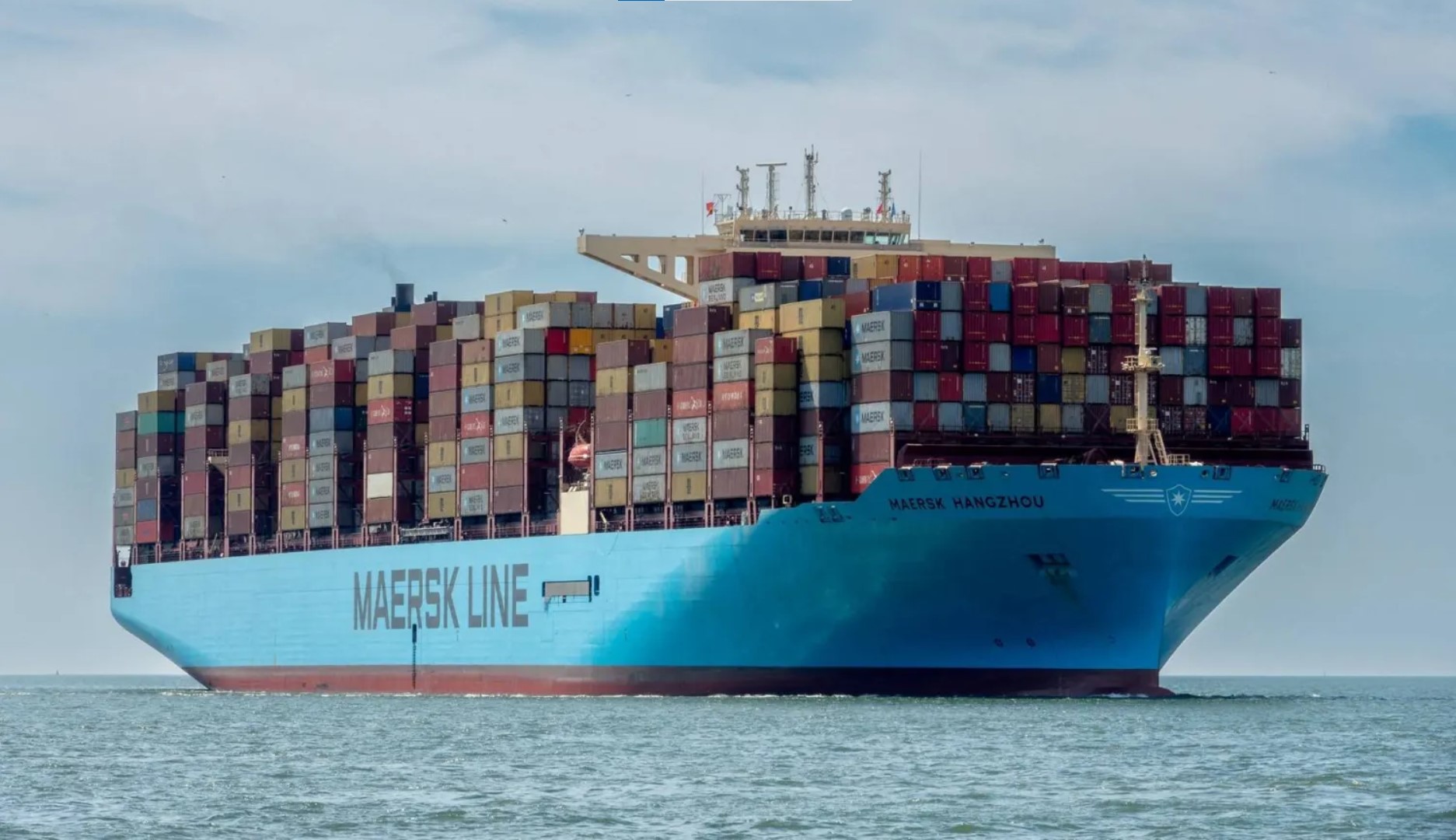 "ميرسك" تحذر من تداعيات إغلاق هرمز على تدفقات التجارة العالمية