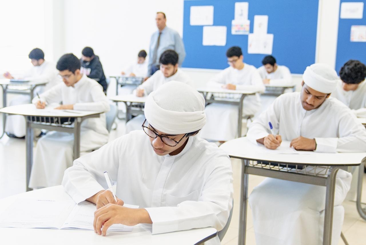 عقب تحليل نتائج الفصل الدراسي الأول.. خطط دعم أكاديمية لرفع تحصيل الطلبة المتعثرين في المدارس