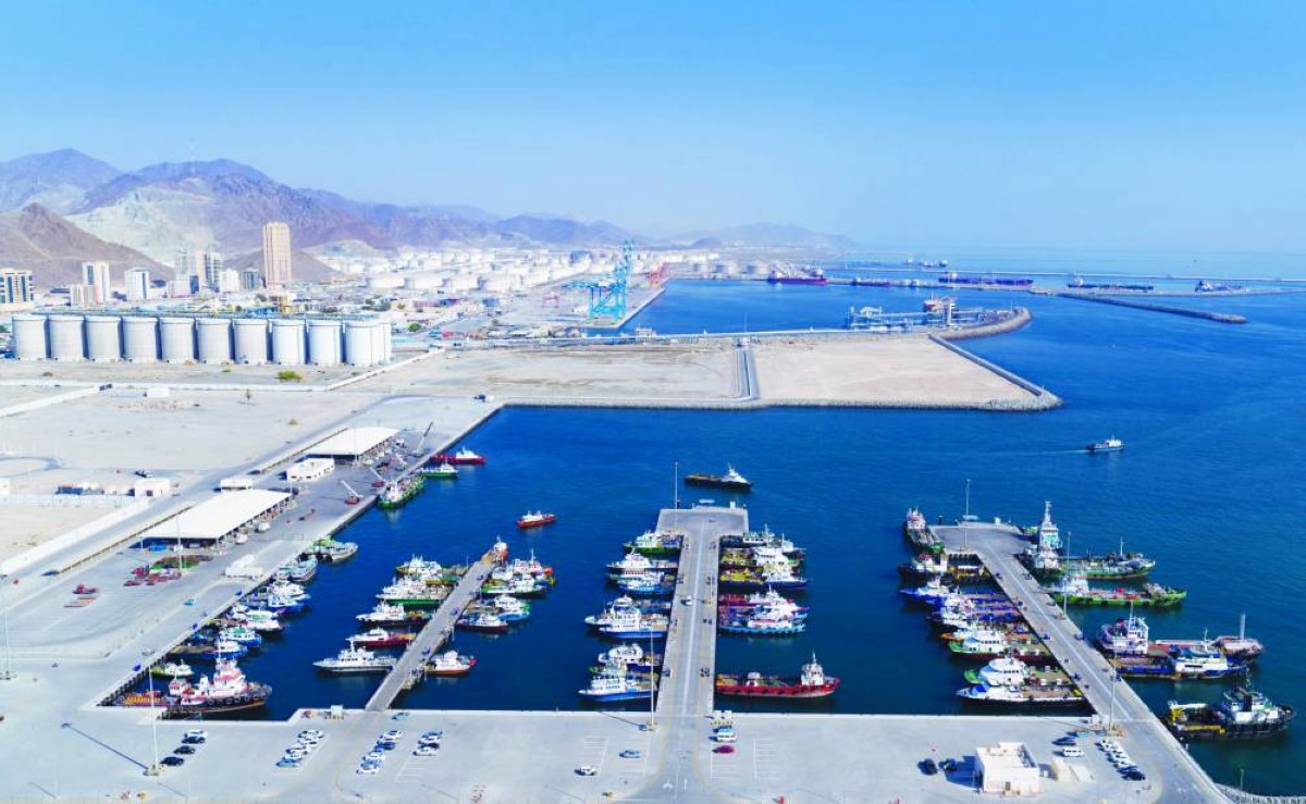 خروج عشرات السفن وناقلات النفط من ميناء الفجيرة عقب حادث أمني