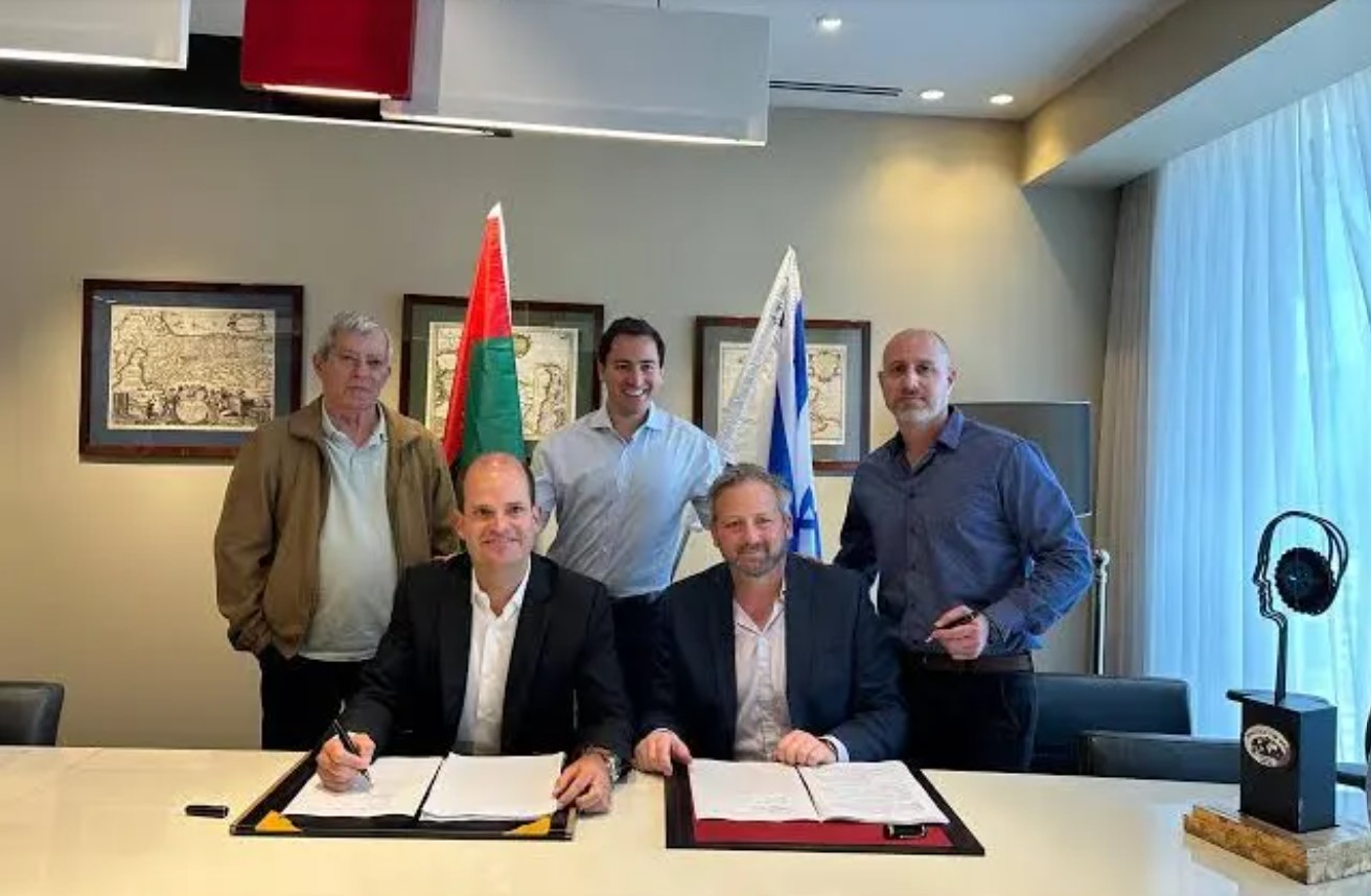 التطبيع العسكري.. "إيدج" الإماراتية تستحوذ هذا الأسبوع رسمياً على شركة دفاع إسرائيلية