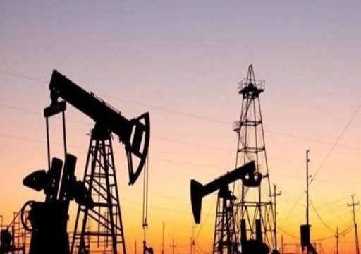 النفط يرتفع مع زيادة حالة الضبابية المتعلقة بالإمدادات