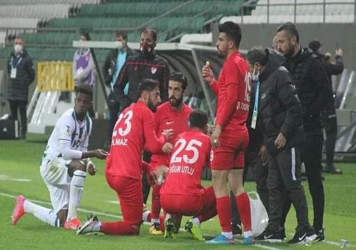 الاتحاد الفرنسي يمنع إيقاف المباريات للاعبين المسلمين للإفطار