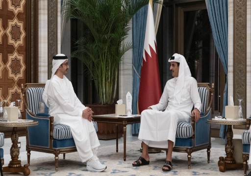عبدالله بن زايد يجري "زيارة عمل" غير مُعلنة إلى قطر