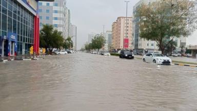 هيئة الطرق بالشارقة توقف خطوط النقل إلى باقي الإمارات بسبب الأحوال الجوية