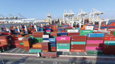 المزروعي: الإمارات تطور منظومة الإمداد والنقل لتعزيز الاستجابة السريعة للتغيرات الإقليمية