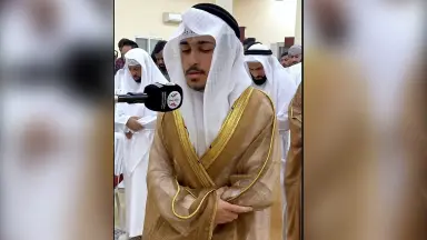 قراء من ناشئة الشارقة يحيون ليالي رمضان بتلاوات في مساجد الإمارة