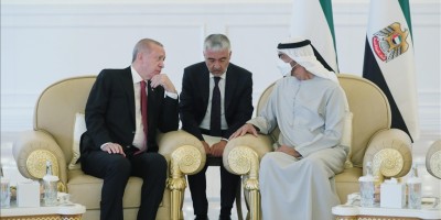 أردوغان يصل أبوظبي للتعزية بوفاة الشيخ خليفة