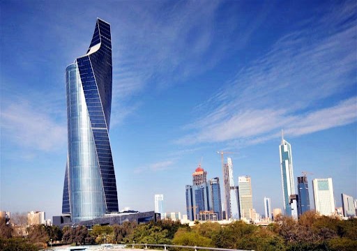 "التجارية العقارية" ترفع دعوى قضائية في محاكم دبي ضد ثلاثة بنوك وطنية