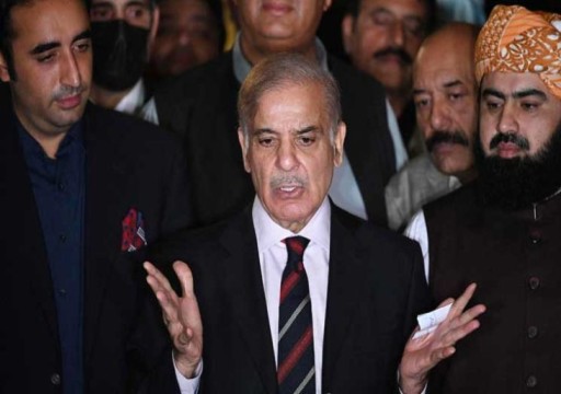 باكستان.. رئيس الوزراء الجديد يؤدي اليمين الدستورية