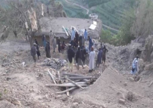 مقتل خمسة أطفال أفغانيين وامرأة بصواريخ باكستانية