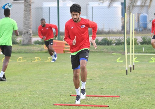 بني ياس يوقع عقد احتراف مع لاعبه الشاب عبدالله الرميثي