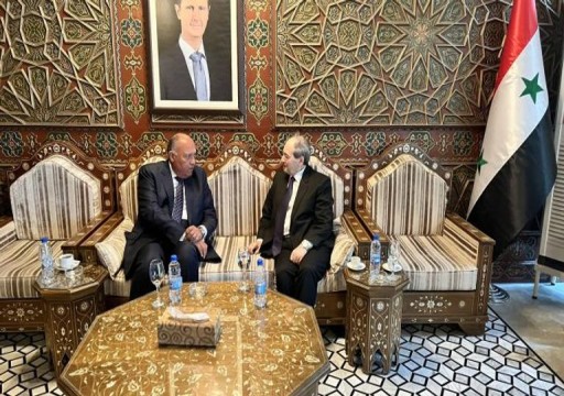 في أول زيارة منذ أكثر من عقد.. وزير الخارجية المصري يصل إلى دمشق