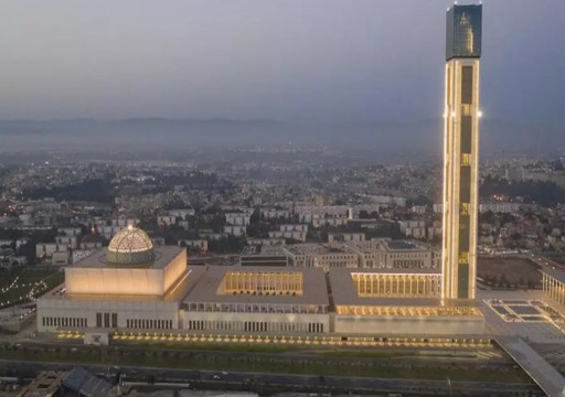 الرئيس الجزائري يدشن ثالث أكبر مسجد في العالم