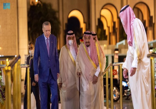 العاهل السعودي يبحث مع الرئيس التركي العلاقات وقضايا إقليمية