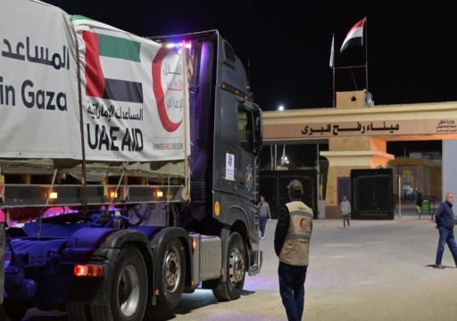 دخول 10 شاحنات مساعدات إماراتية إلى غزة