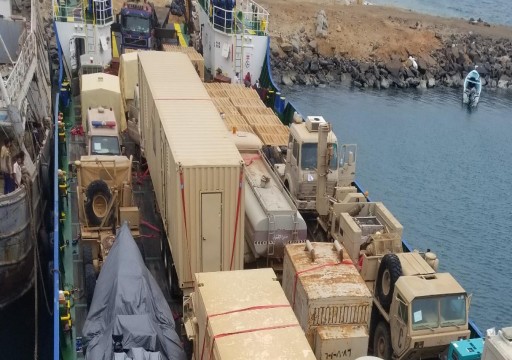 السفينة الإماراتية "روابي".. يمنيون يتهمون أبوظبي بتقديمها "هدية" للحوثيين