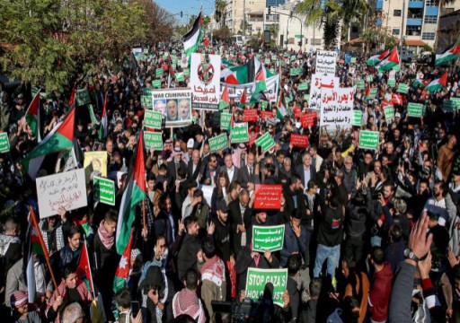 مئات الأردنيين يتضامنون مع طلاب الجامعات الأمريكية والغربية