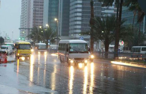 "الوطني للأرصاد": تعرُّض الخليج لأعاصير والسيول مجرد تخمينات