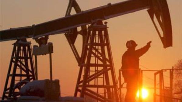 تراجع أسعار النفط الخام من أعلى مستوياته في أسبوعين