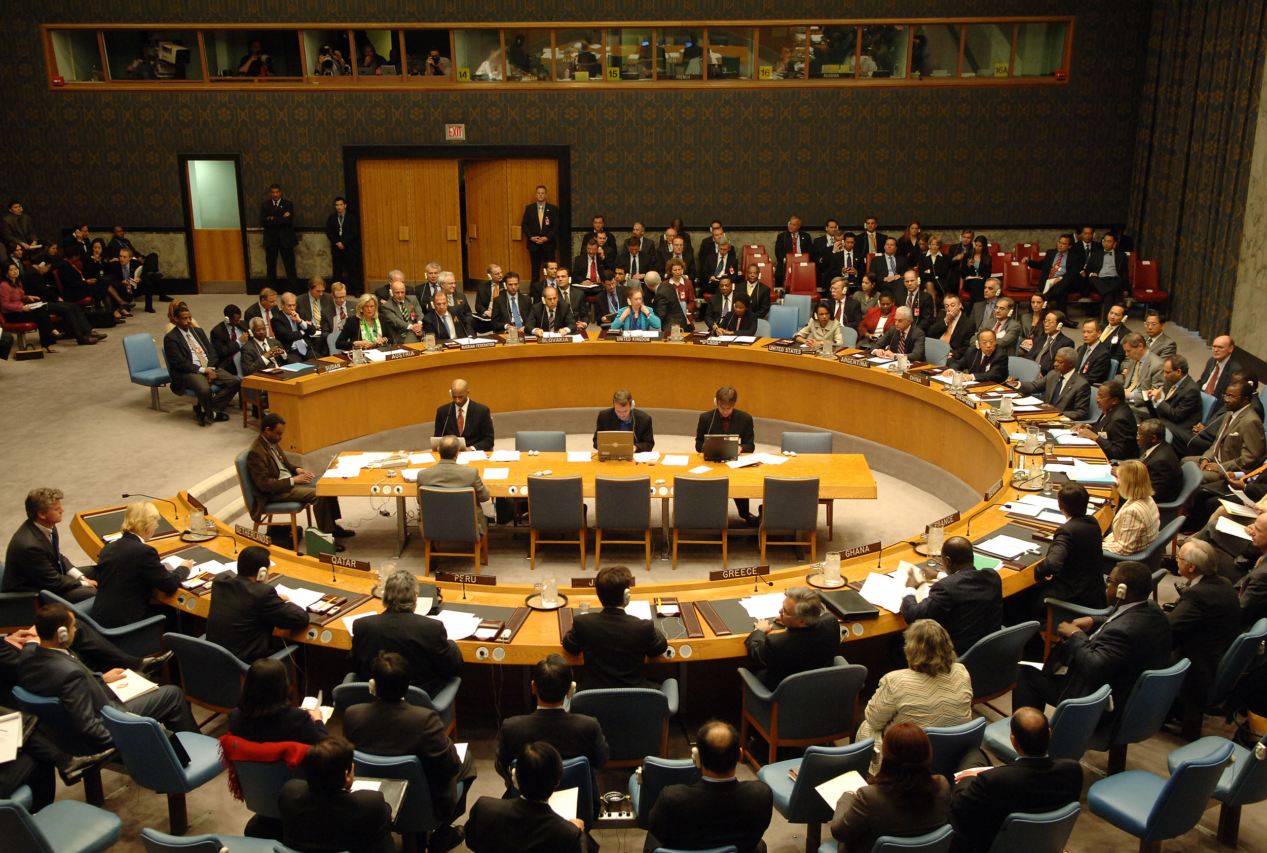 مجلس الأمن يصوت بالإجماع على قرار يدين الحوثيين 