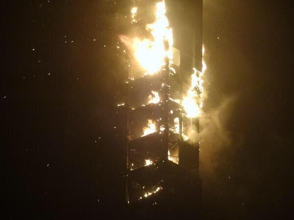 حريق هائل يلتهم برج "تورتش" السكني 