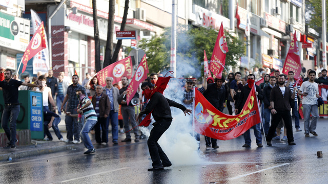 الشرطة التركية تفرق متظاهرين حاولوا التوجه إلى ميدان تقسيم 