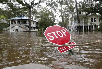 فلوريدا الأمريكية تعلن حالة الطوارئ لمواجهة الفيضانات