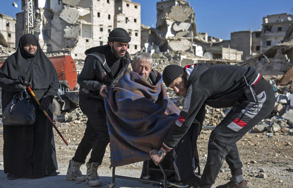 الإمارات تطالب بالسماح للمدنيين الراغبين في ذلك بمغادرة حلب دون تهديد