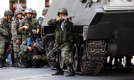 انقلاب عسكري في تايلاند وإعلان الأحكام العرفية
