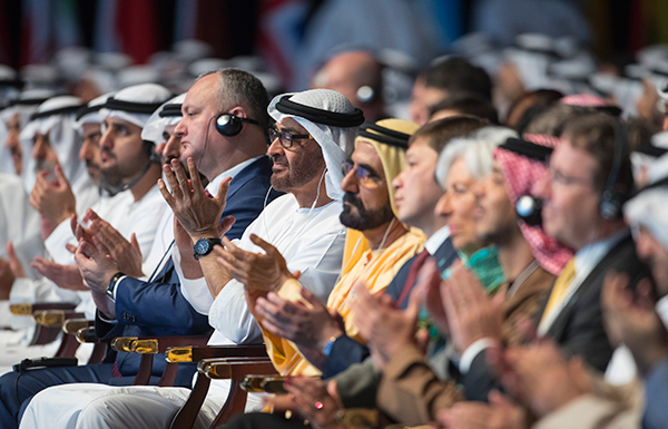 محمد بن راشد ومحمد بن زايد يشهدان الجـلسة الرئيسية للقمة الحكومية