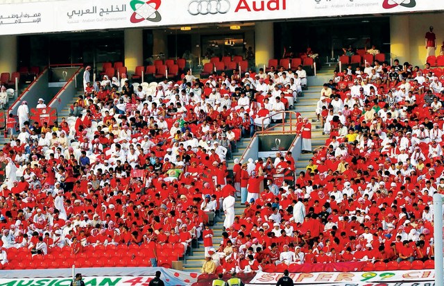 الهلال يطالب بزيادة عدد جماهير أمام الأهلي الإماراتي