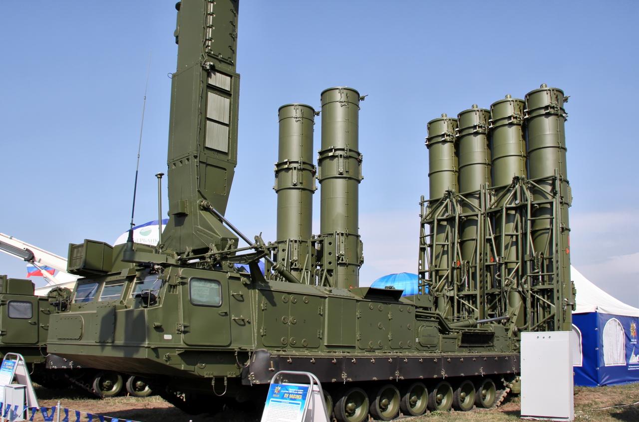 روسيا ترفع الحظر عن توريد أنظمة صواريخ "إس-300" لإيران