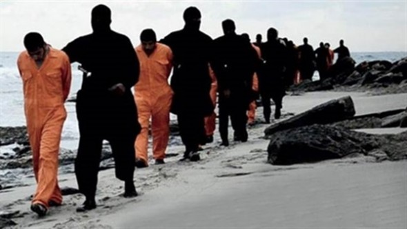 داعش يبث تسجيلا يظهر اعدام21 عاملا مصريا قبطيا