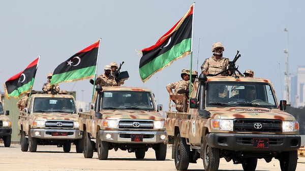 حكومة الإنقاذ الليبية تحشد قواتها على مشارف سرت