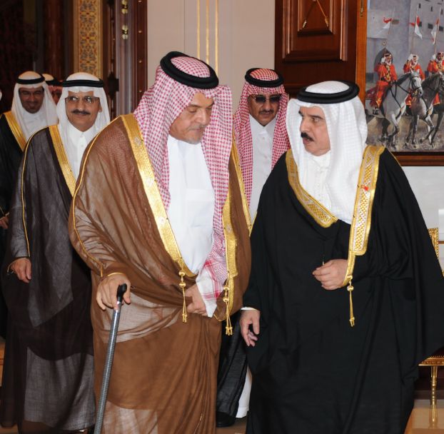 بعد زيارة الدوحة والمنامة .. الوفد السعودي يصل أبو ظبي