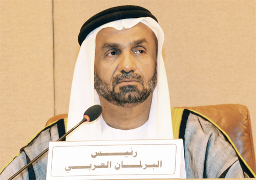البرلمان العربي يدعو إيران للتجاوب مع الإمارات في قضية الجزر المحتلة