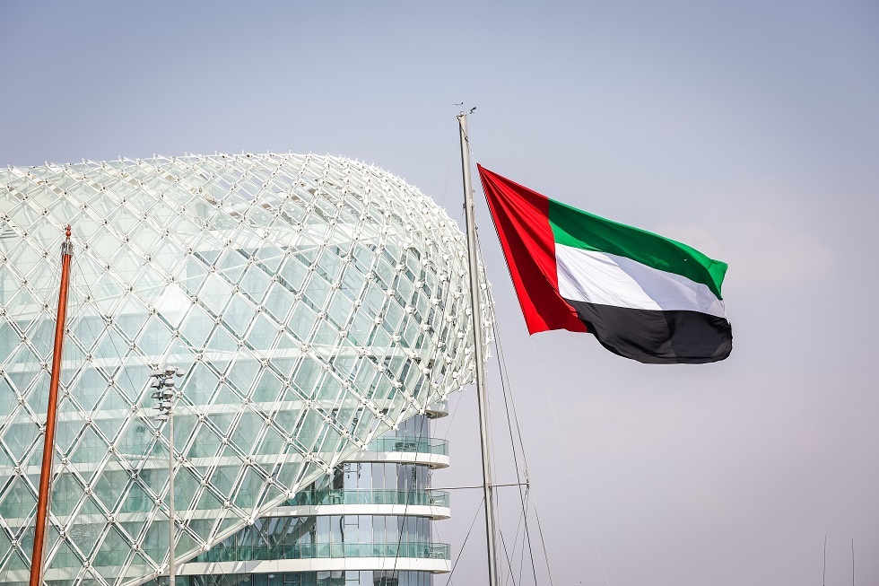 الإمارات تتصدى لهجوم صاروخي إيراني وتؤكد احتفاظها بحق الرد