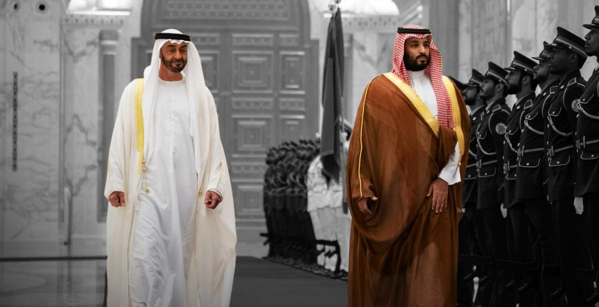 كاتب أمريكي يحذر من تصاعد التنافس السعودي الإماراتي وتأثيره على استقرار المنطقة
