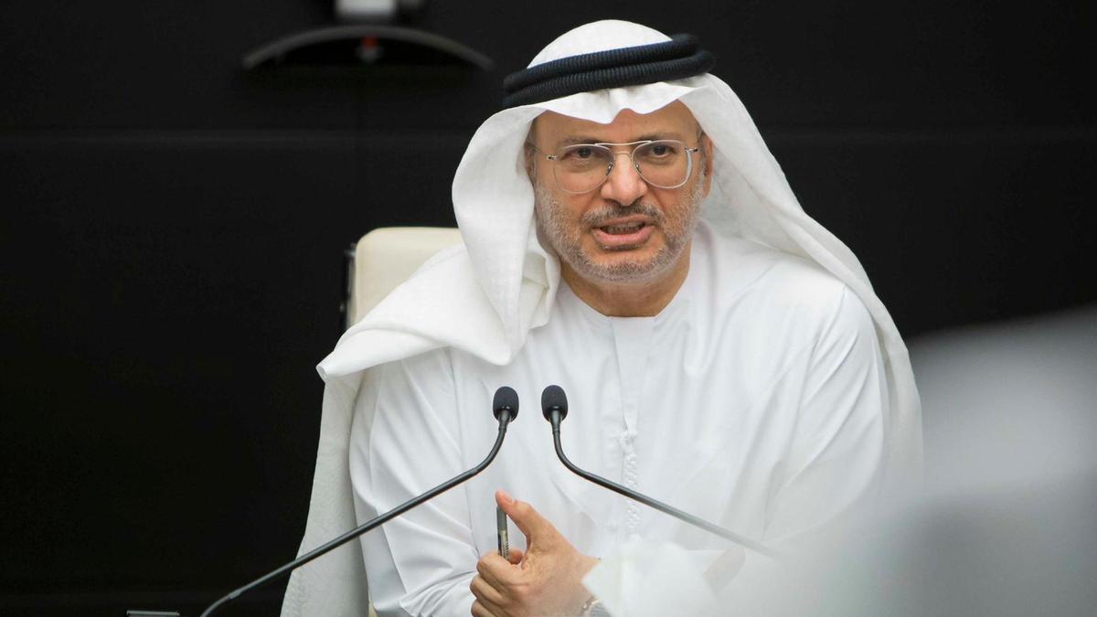 قرقاش: الإمارات يمكن أن تتدخل في ضمان أمن مضيق هرمز بقيادة أمريكا