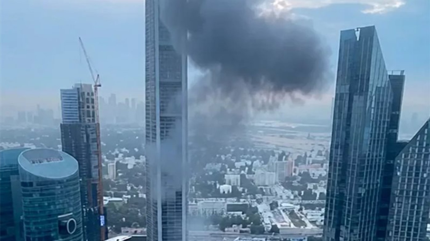 كيف تحارب أبوظبي بالدعاية والقمع وسط غبار الانفجارات؟