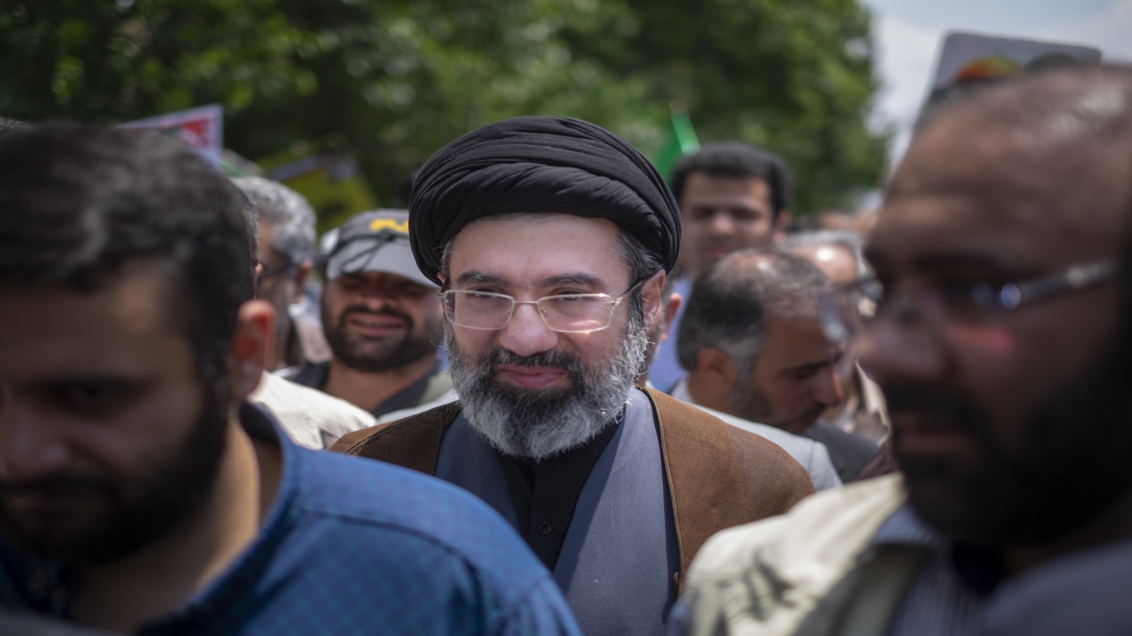إعلام إيراني: اختيار مجتبى علي خامنئي مرشداً أعلى لإيران خلفاً لوالده