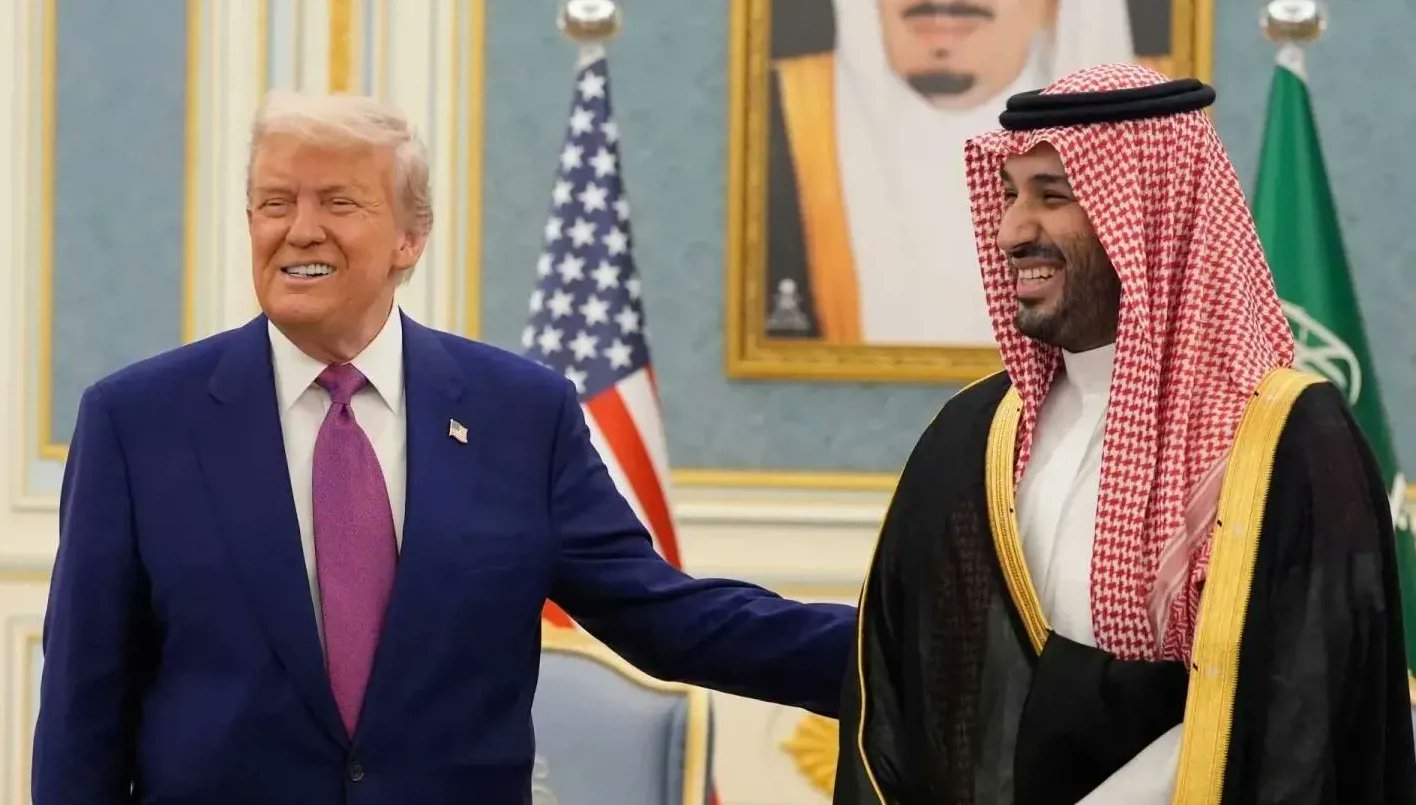 "رويترز": ترامب يبلغ الكونغرس بسعيه لاتفاق نووي مدني مع السعودية