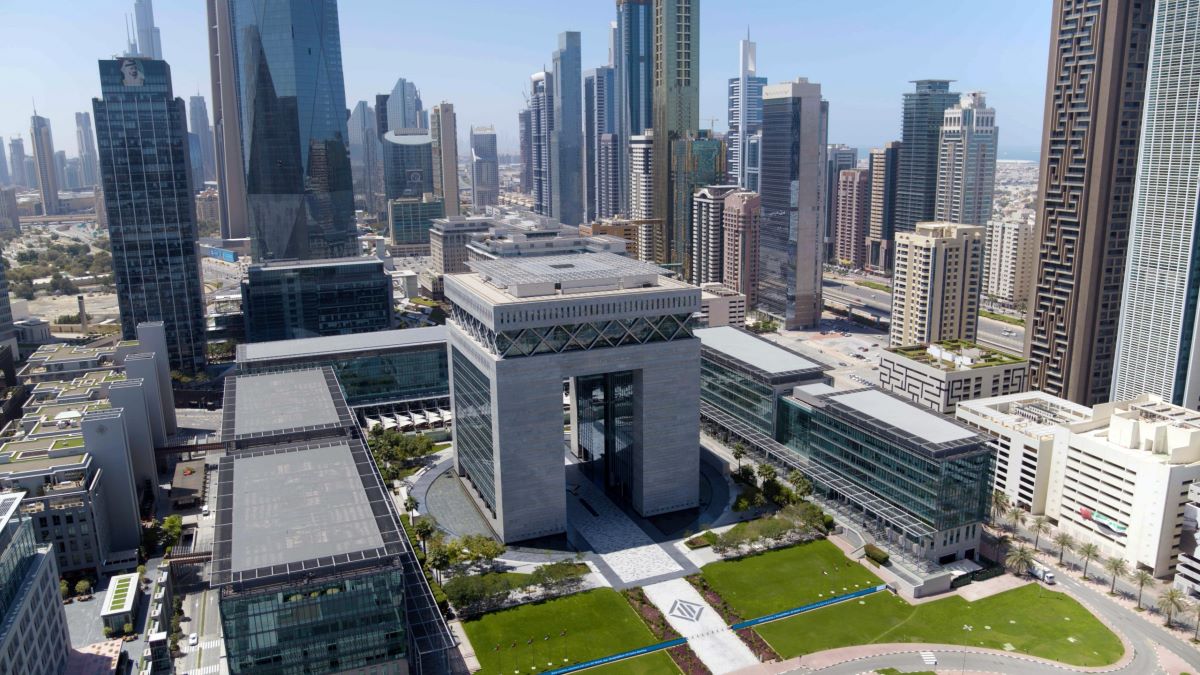 وكالة: الشركات في الإمارات والسعودية تستعد لاحتمالية قطع العلاقات التجارية بين البلدين