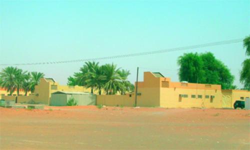 تسليم 140 قطعة أرض لـ"الأشغال" لإقامة مساكن بالكلباء