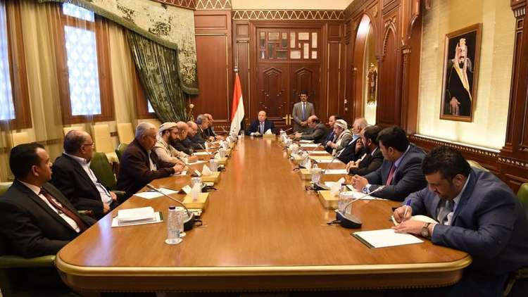 صحيفة: هادي لم يطالب مجلس الأمن بإلغاء العقوبات الأممية ضد نجل صالح