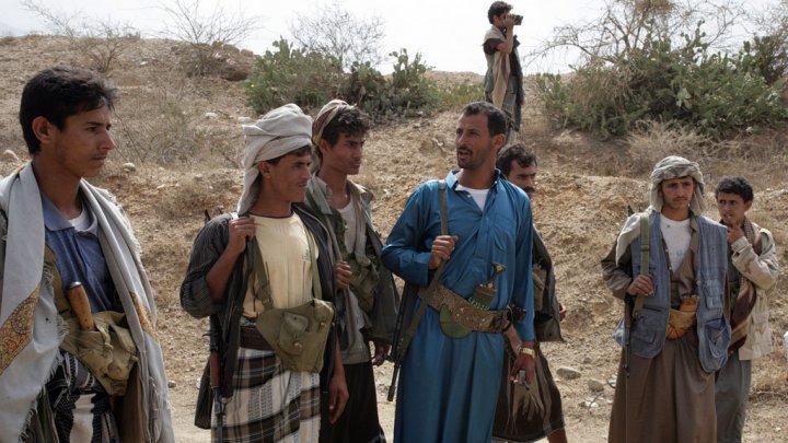 الحوثيون يزجون بسجناء في جبهات القتال