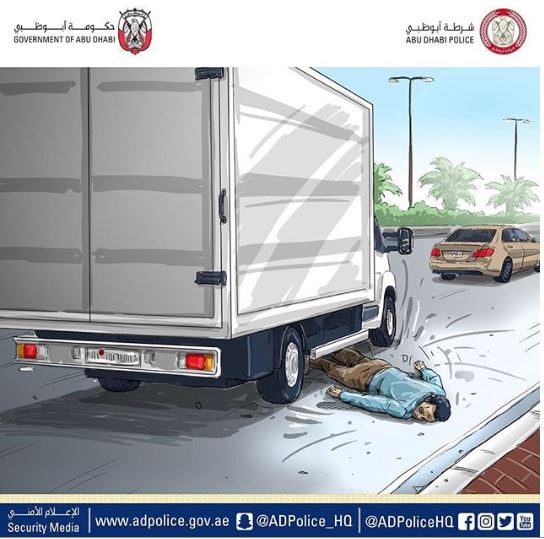 آسيوي يحاول الانتحار بإلقاء نفسه تحت عجلات شاحنة في أبوظبي